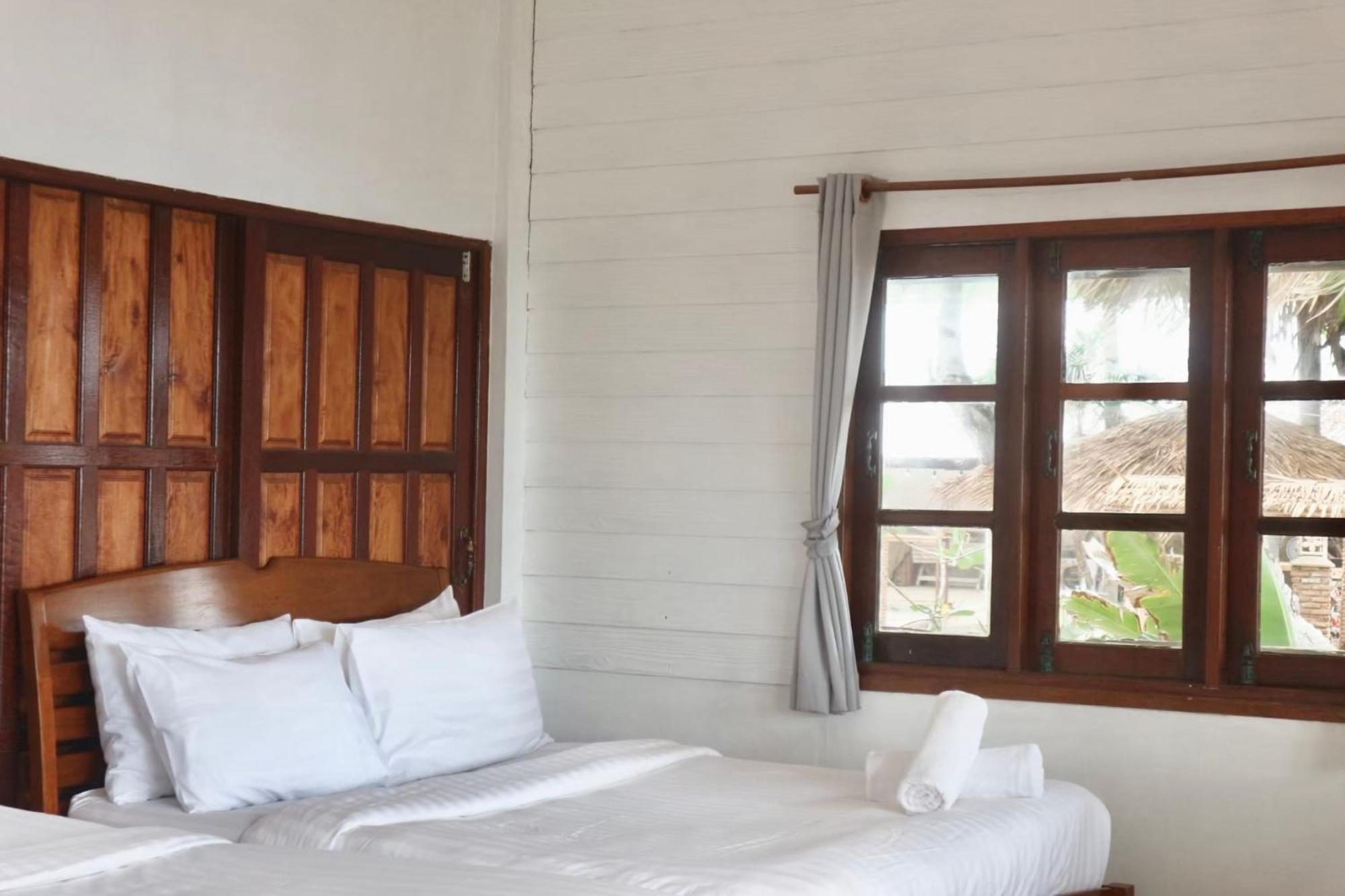 Baanboonpetch Resort Ban Phlong Takhe Екстериор снимка